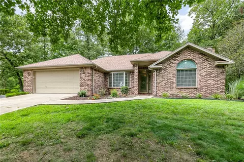 36 Eaton Cir, Bella Vista, AR 72715