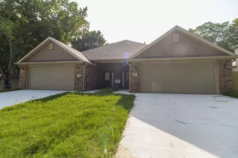 381 383 Fair St, Centerton, AR 72719