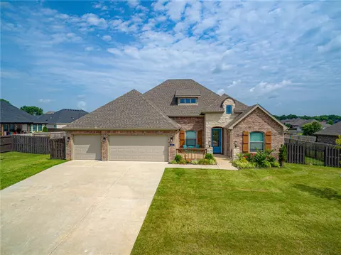 111 Sicily Dr, Centerton, AR 72719 photo 4