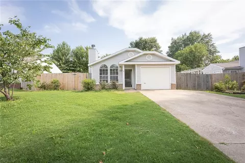 533 Redbud Ln, Fayetteville, AR 72703