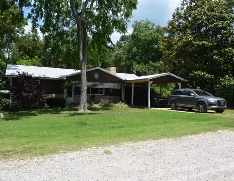 211 W Hazelwood Dr, Lead Hill, AR 72644