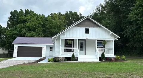 306 E North St, Lincoln, AR 72744