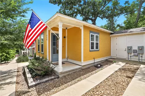 117 9th St, Fayetteville, AR 72701