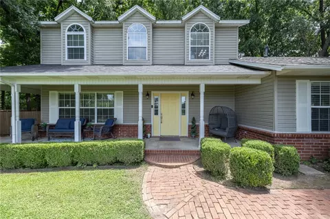 1101 Ditmars Rd, Prairie Grove, AR 72753