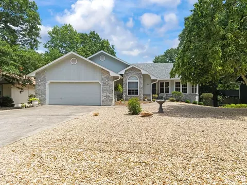 10 Lavendon Circle Dr, Bella Vista, AR 72714