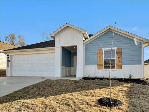 116 Watts Ave, Gentry, AR 72734 photo 2