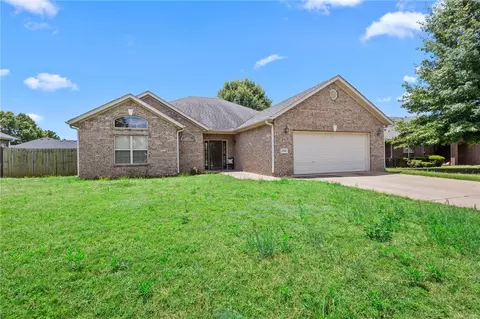 4735 Trail Dust St, Fayetteville, AR 72704
