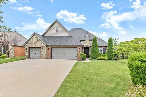 700 SW Edinburgh Ave, Bentonville, AR 72712