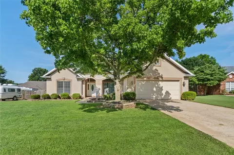 2917 N Quail Creek Dr, Fayetteville, AR 72703