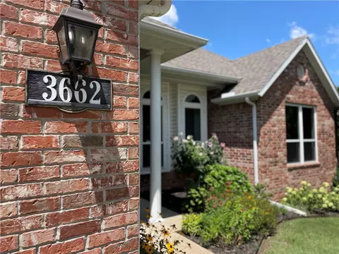 3662 Savannah Ln, Springdale, AR 72762