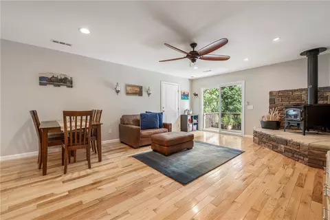 11734 Valleyview Ln, Bentonville, AR 72712
