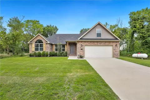 27 Lockhart Dr, Bella Vista, AR 72715