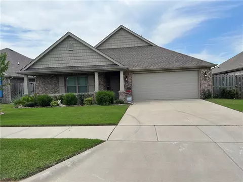 4475 W Divide Dr, Fayetteville, AR 72704