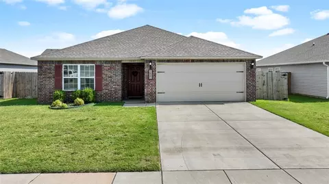 1641 Edinburgh Dr, Centerton, AR 72719