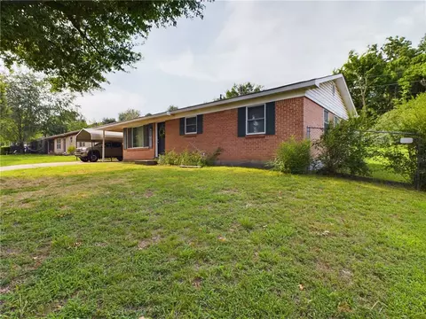 2204 Cottonwood Pl, Springdale, AR 72762