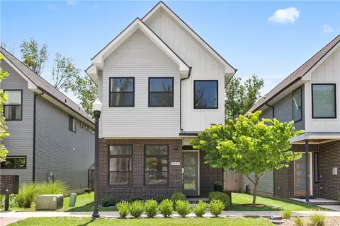 218 SE 7th St, Bentonville, AR 72712