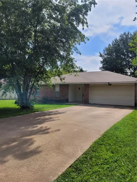 279 Township Dr, Centerton, AR 72719