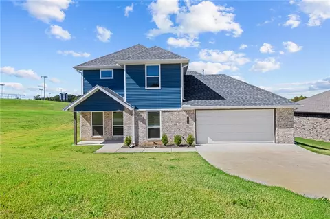 101 Lion Dr, Gravette, AR 72736
