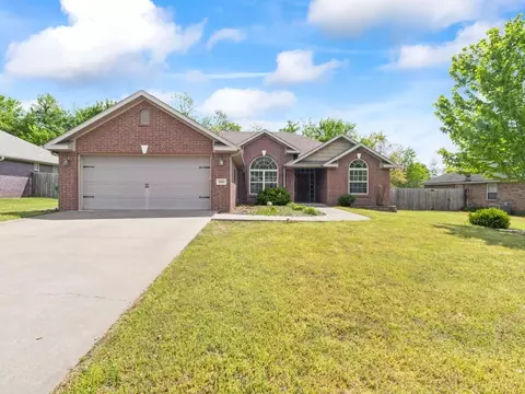 530 Carlson St, Centerton, AR 72719