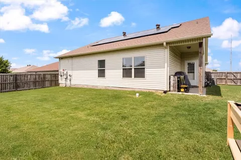 1301 Forest Dr, Centerton, AR 72719 photo 2