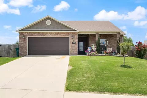 1301 Forest Dr, Centerton, AR 72719