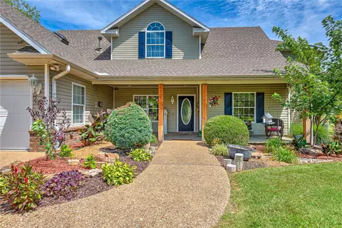 16556 E Hewitt Springs Rd, Springdale, AR 72764