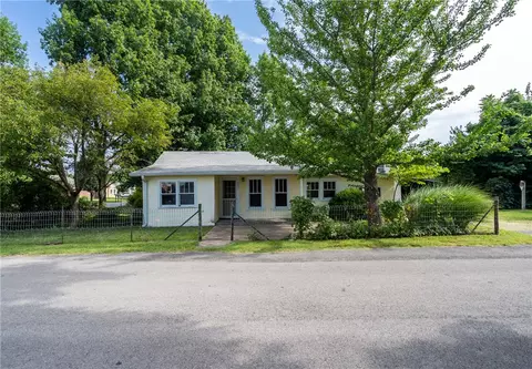 485 S Halsey St, Siloam Springs, AR 72761