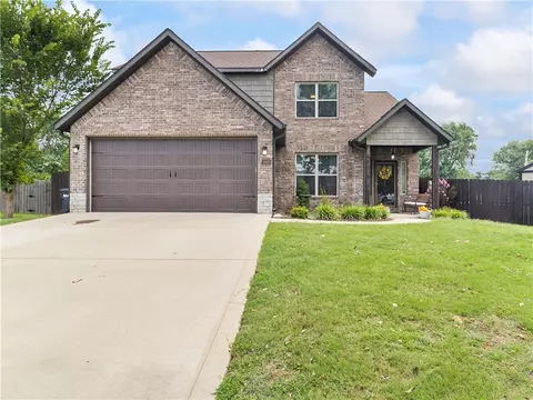 1900 W Linda Ln, Rogers, AR 72758