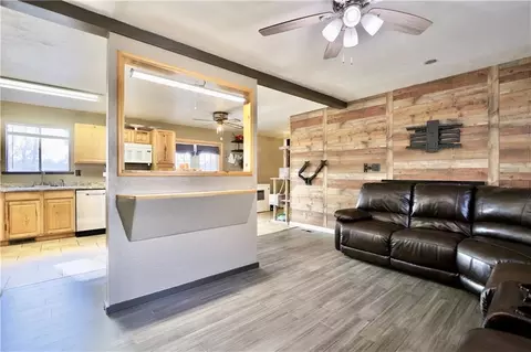 81 Old Depot Rd, Farmington, AR 72730