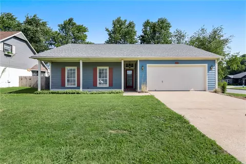 2701 Margaret Pl, Rogers, AR 72756