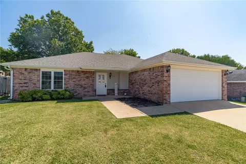 1138 S Oleander Ln, Fayetteville, AR 72704