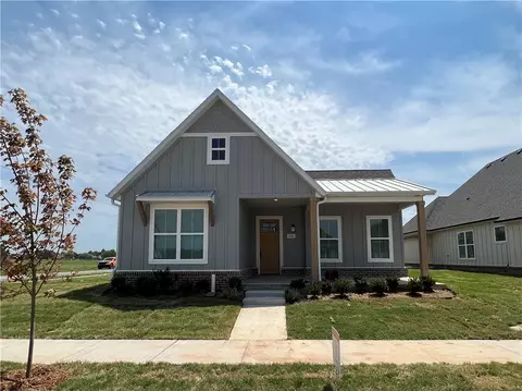 6701 Somerset Pl, Springdale, AR 72762