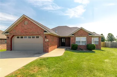 541 Keswick Dr, Centerton, AR 72719