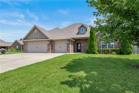 5805 S 67th St, Cave Springs, AR 72718