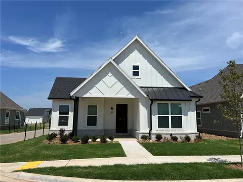 6742 Somerset Pl, Springdale, AR 72762
