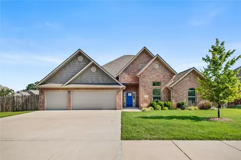 1405 W Fir St, Rogers, AR 72758