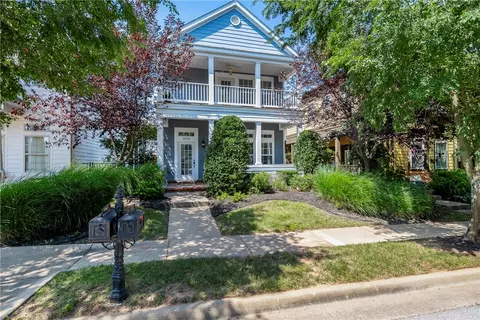 2416 E Frontier Elm Dr, Fayetteville, AR 72703