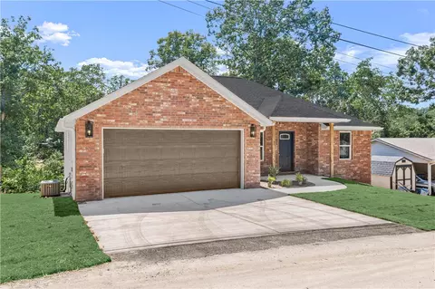 7 Blandford Ln, Bella Vista, AR 72715
