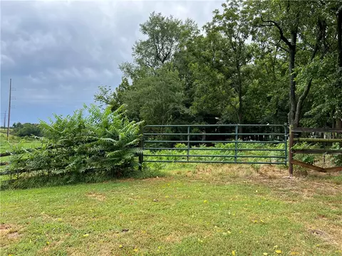 3345 Wildcat Creek Blvd, Fayetteville, AR 72704