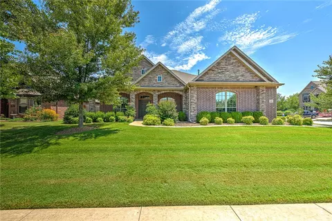 3642 N Jules Verne Ave, Fayetteville, AR 72704