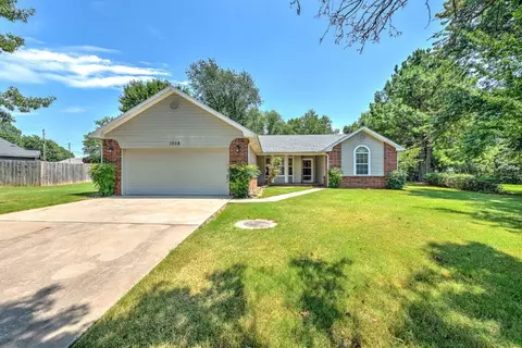 1558 N Stable Ave, Fayetteville, AR 72703