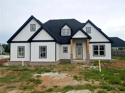 6422 S 60th St, Rogers, AR 72758