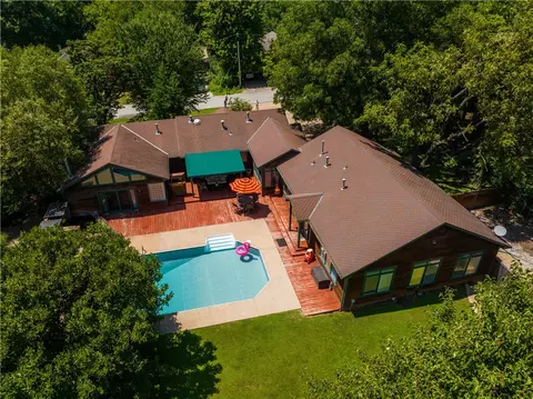 115 N Ozark St, Prairie Grove, AR 72753