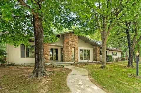 1485 Sunset Pl, Fayetteville, AR 72701