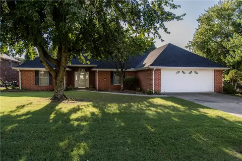 5040 Saxon St, Springdale, AR 72764