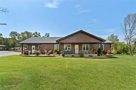 18295 Peterson Rd, Gentry, AR 72734