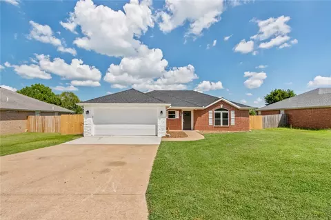 450 Steepro Dr, Centerton, AR 72719