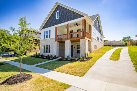 1922 N September Stroll Ln, Fayetteville, AR 72704