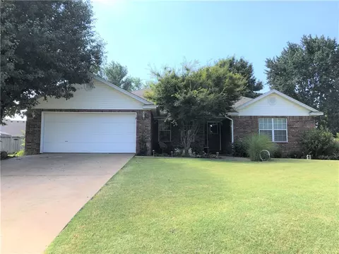 187 W Countryside Dr, Farmington, AR 72730