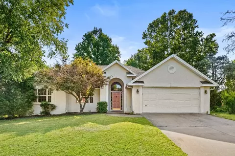 1858 High Ave, Fayetteville, AR 72704